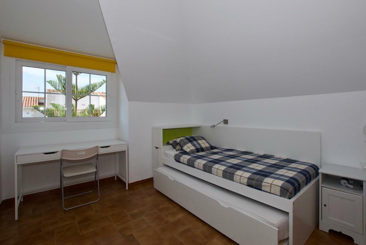 Villa Cala De La Mora Torredembarra Exteriör bild